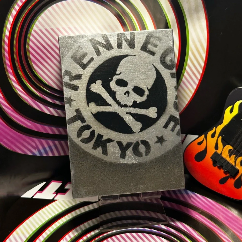 ⚡️Rennegade Tokyo Skull ☠️ Crossbones Silver/Black Graffiti wooden box 7x5x2